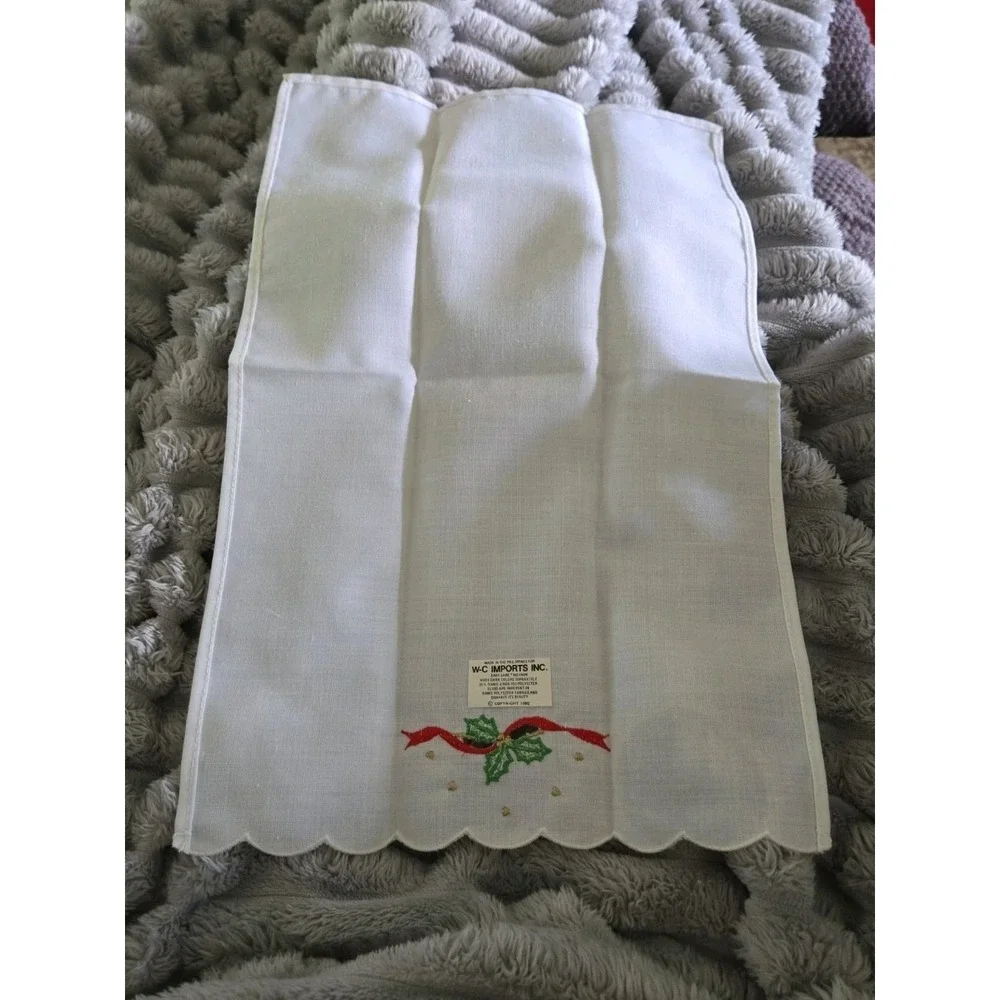 Vintage 1986 Embroidered Fingertip Tea Towel With Ribbon Christmas Holly‎ NWT